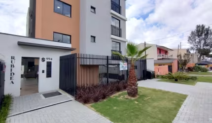 Apartamento com 3 quartos, sendo uma suíte, sacada com churrasqueira e vaga de garagem coberta para