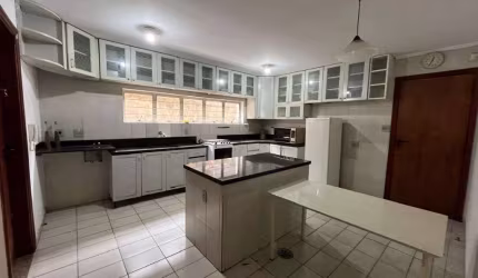 SOBRADO AMPLO - EXCELENTE PARA RESIDENCIAL E COMERCIAL