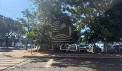 Terreno Comercial de esquina à venda na Avenida Jose Maria de Brito