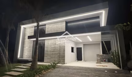 Casa Alto Padrão com 03 quartos, sendo 01 suíte no bairro Pedra Branca em Palhoça - SC
