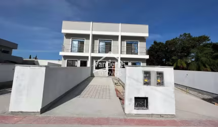 Sobrado alto padrão com 03 quartos, sendo 01 suíte no bairro Aririu em Palhoça - SC