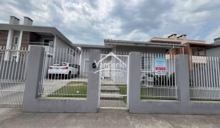 Casa com 107,50m com 03 quartos, sendo 01 suíte no bairro Aririu em Palhoça - SC