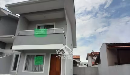 Sobrado com 2 suítes no Loteamento Parque das Rosas bairro no Bela Vista em Palhoça - SC
