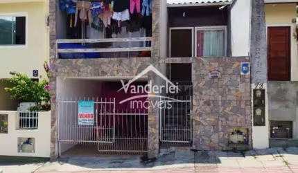 Casa Geminada no Jardins 3 no Bairro Bela Vista em Palhoça - SC