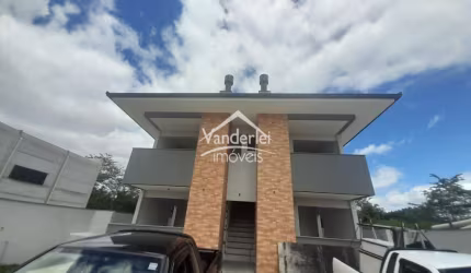 Apartamento Padrão com 3 quartos sendo 1 suíte, varanda com churrasqueira.