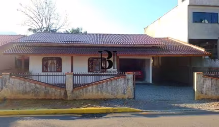 Casa para Venda em Jaraguá do Sul / SC no bairro Santo Antônio