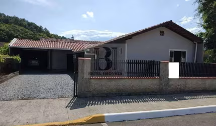 Casa para Venda em Guaramirim / SC no bairro Ilha da Figueira