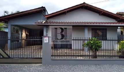Casa para Venda em Jaraguá do Sul / SC no bairro Nereu Ramos