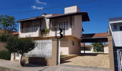 Sobrado para Venda em Jaraguá do Sul / SC no bairro Jaraguá Esquerdo
