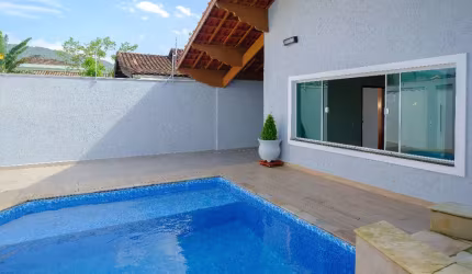 Linda casa em Solemar com píscina - pertinho praia