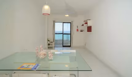 Apto frente a praia com sacada - Solemar - Praia Grande