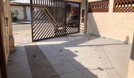 Casa geminada a 50 metros da praia no Balneario Florida