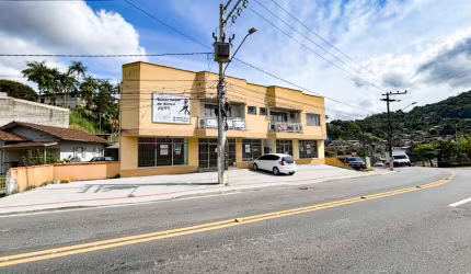 Alugo Sala Comercial com 58m² - Bairro Água Verde