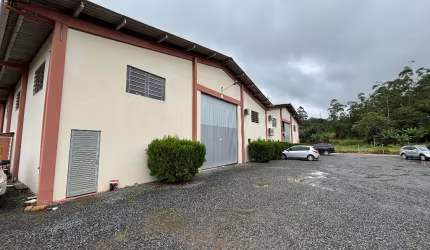 Alugo Ótimo Galpão com 355m², Belchior Baixo - Gaspar