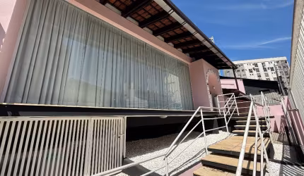 Alugo Ótima Sala Comercial com 200m² - Bairro Ponta Aguda