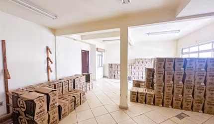 Alugo Sala Comercial com 495m², Bairro Victor Konder