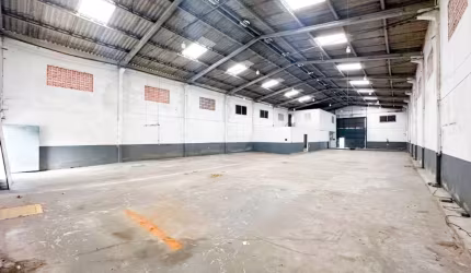 Alugo Ótimo Galpão com 790m², Bairro Cordeiros - Cidade de Itajaí