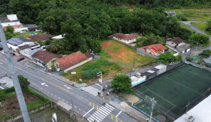 Vendo Excelente Terreno Comercial, com 1.900m² - Bairro Velha Central