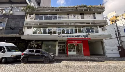 Alugo Cobertura com 02 Quartos, Bairro Centro - Blumenau