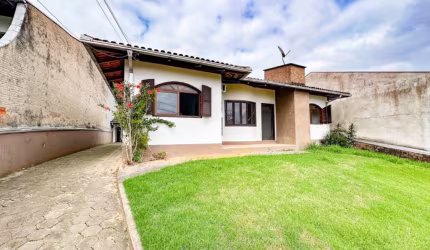 Vendo Casa com 03 Quartos, Bairro Fortaleza - Blumenau