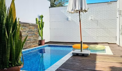 Vendo Lindo Sobrado Triplex Mobiliado, com Piscina - Bairro Fidélis