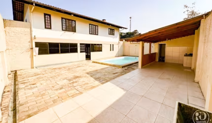 Vendo Ampla Casa 03 Quartos e Piscina, Bairro Salto do Norte