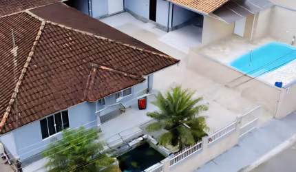 Vendo Casa com Piscina, 03 Quartos (01 Suíte) - Bairro Bateias - Brusque