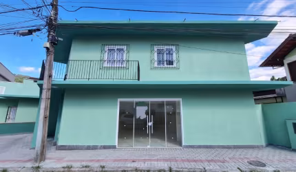 Alugo Sala Comercial com 42m², Bairro Garcia
