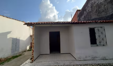 Excelente  casa  no centro de Maracanaú.
