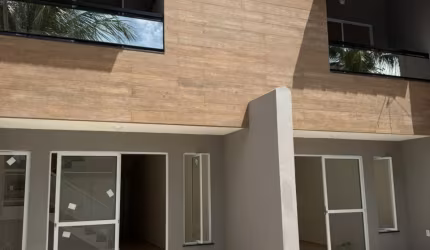 Excelente Casa Dúplex  no José Walter