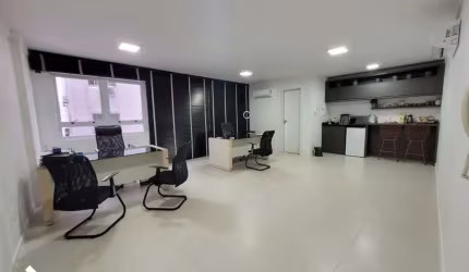 Sala comercial para alugar na Rua Uruguai, 223, Centro, Itajaí por R$ 3.420