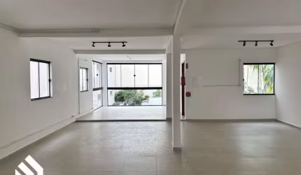 Sala comercial para alugar na Fiuliza Lima, 63, São Judas, Itajaí por R$ 4.000