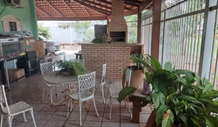 Casa de esquina na 713 Sul