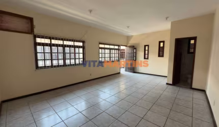 Sala de 35m² para locação fixa por R$1.200,00 + Taxas no Parque Central em Cabo Frio/RJ