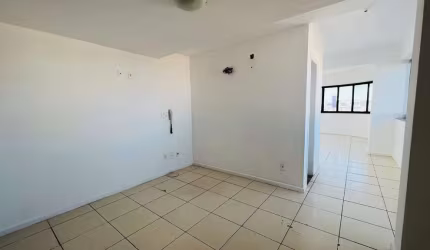 Sala de 34m² para locação por R$1.800,00 + taxas, Centro, Cabo Frio, RJ