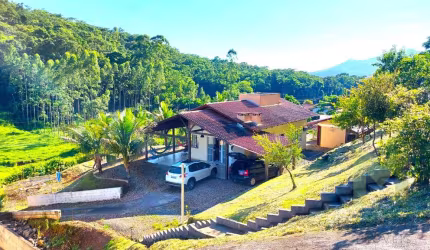 Chácara / sítio com 3 quartos à venda no Encano, Indaial , 85 m2 por R$ 599.000