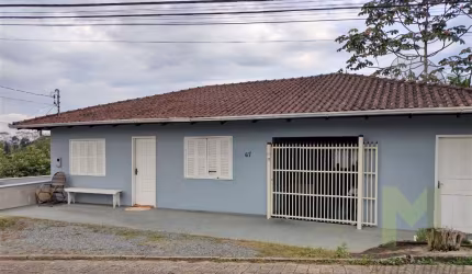 Casa com 4 quartos à venda no Itoupava Central, Blumenau , 200 m2 por R$ 450.000