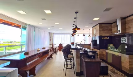 Casa com 8 quartos à venda no Meia Praia, Navegantes , 380 m2 por R$ 2.200.000