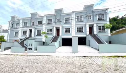 Casa com 2 quartos à venda no Garcia, Blumenau , 145 m2 por R$ 650.000