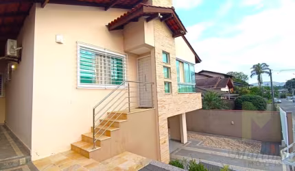 Casa com 4 quartos à venda no Salto do Norte, Blumenau , 272 m2 por R$ 1.180.000