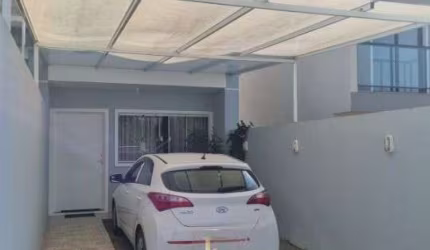 Sobrado em Areias, São José/SC
