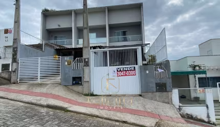 Sobrado à venda no bairro Potecas - São José/SC