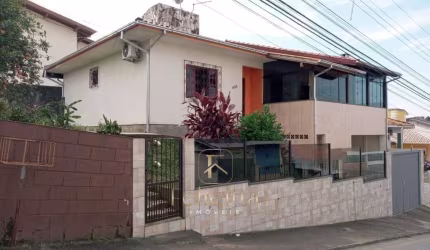 Casa à venda no bairro Areias - São José/SC
