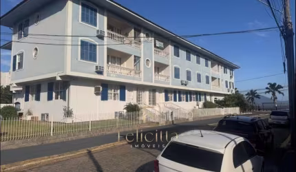 Apartamento com 03 dormitórios em Coqueiros, Florianópolis/SC