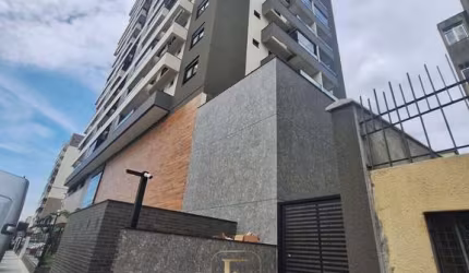 Apartamento com 02 dormitórios 01 suite no bairro Floresta em Florianópolis/SC
