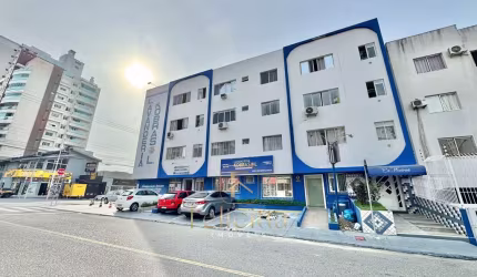 Apartamento a venda de 01 dormitório no Kobrasol em São José/ SC