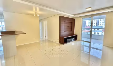 Apartamento com 03 dormitórios sendo 01 suíte na Praia Comprida em São José/SC