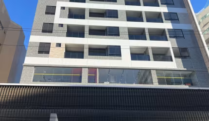 Oportunidade de prédio novinho a pouco metros da praia