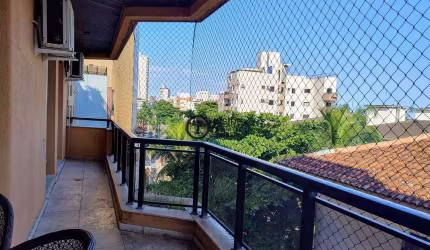 Apartamento com 4 quartos a 200m do mar na enseada