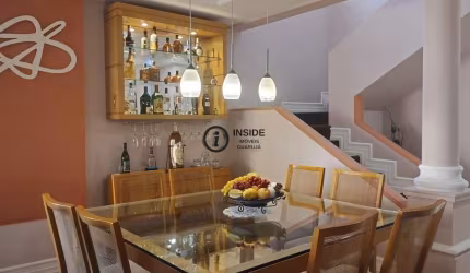 Apartamento duplex com 3 suítes na enseada
